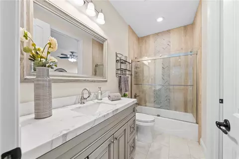 Bath - 38141 Seneca Cir, Temecula, CA 92592 photo 2 of 9