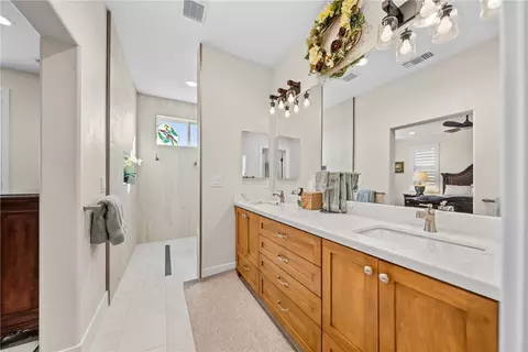 Bath - 38141 Seneca Cir, Temecula, CA 92592 photo 7 of 9
