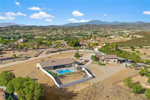 View/Area - 38141 Seneca Cir, Temecula, CA 92592 photo 2 of 4