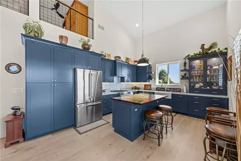 Kitchen - 38141 Seneca Cir, Temecula, CA 92592 photo 3 of 6