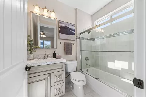 Bath - 38141 Seneca Cir, Temecula, CA 92592 photo 3 of 9