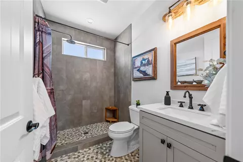 Bath - 38141 Seneca Cir, Temecula, CA 92592 photo 1 of 9