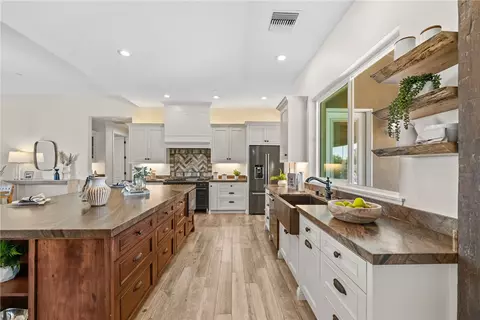 Kitchen - 38141 Seneca Cir, Temecula, CA 92592 photo 2 of 6
