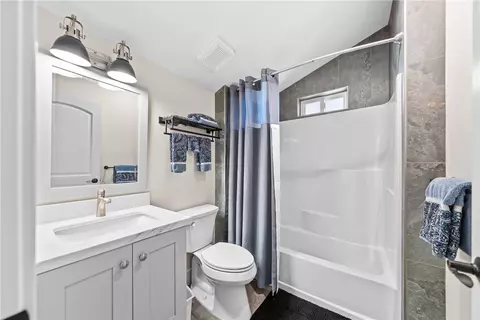 Bath - 38141 Seneca Cir, Temecula, CA 92592 photo 9 of 9