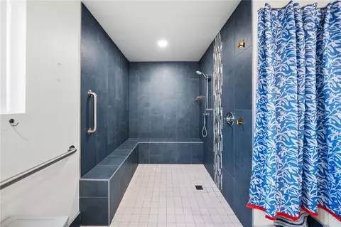 Bath - 1716 Soto St, Oceanside, CA 92054 photo 2 of 4