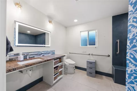 Bath - 1716 Soto St, Oceanside, CA 92054 photo 1 of 4