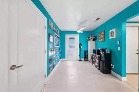 Entry Way - 1716 Soto St, Oceanside, CA 92054 photo 3 of 4