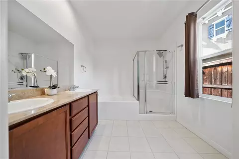 Bath - 43044 Greene Cir, Temecula, CA 92592 photo 1 of 3