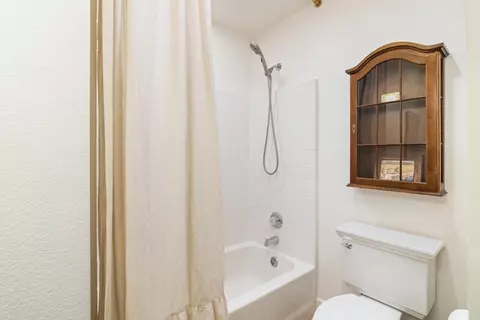 Bath - 43634 Corte Cabral, Temecula, CA 92592 photo 3 of 3