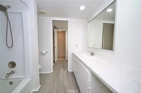 Bath - 3404 Oak Cliff Dr #3, Fallbrook, CA 92028 photo 2 of 4