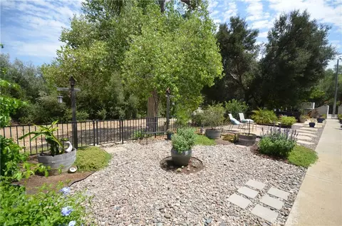 Exterior - 3404 Oak Cliff Dr #3, Fallbrook, CA 92028 photo 4 of 6