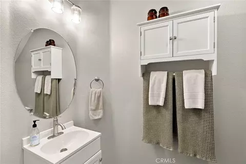 Bath - 39223 Devotion Ln, Murrieta, CA 92563 photo 2 of 2