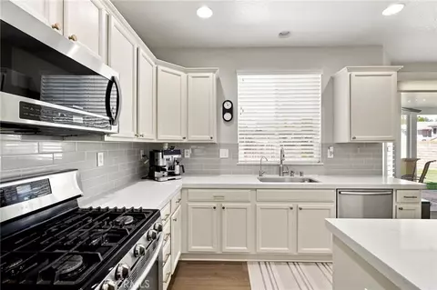 Kitchen - 39223 Devotion Ln, Murrieta, CA 92563 photo 2 of 2