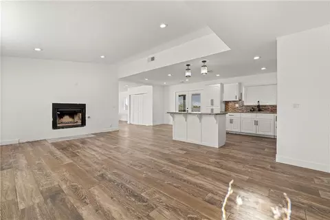Living - 8811 7th Ave, Hesperia, CA 92345 photo 2 of 7