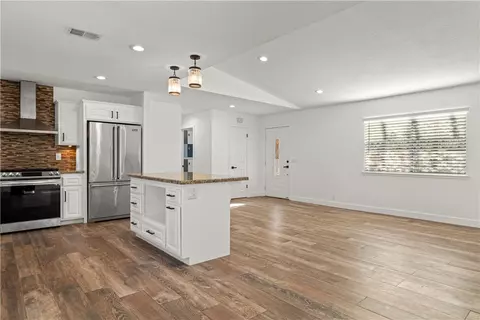 Living - 8811 7th Ave, Hesperia, CA 92345 photo 4 of 7