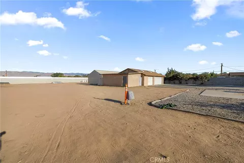 Exterior - 8811 7th Ave, Hesperia, CA 92345 photo 5 of 7