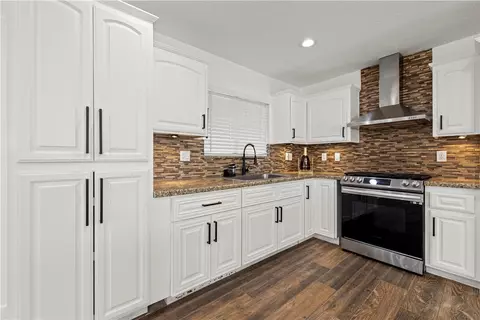 Kitchen - 8811 7th Ave, Hesperia, CA 92345 photo 1 of 2