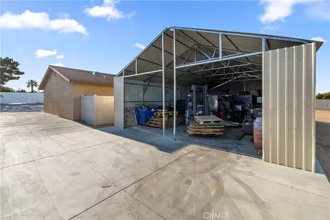 Exterior - 8811 7th Ave, Hesperia, CA 92345 photo 4 of 7