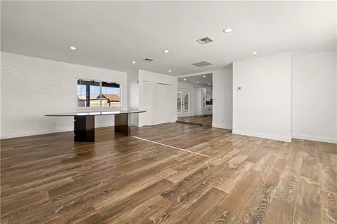 Living - 8811 7th Ave, Hesperia, CA 92345 photo 6 of 7