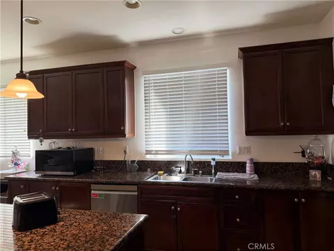 Kitchen - 371 Plateau Pkwy, Perris, CA 92570 photo 4 of 4