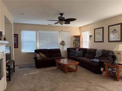 Living - 371 Plateau Pkwy, Perris, CA 92570 photo 1 of 2