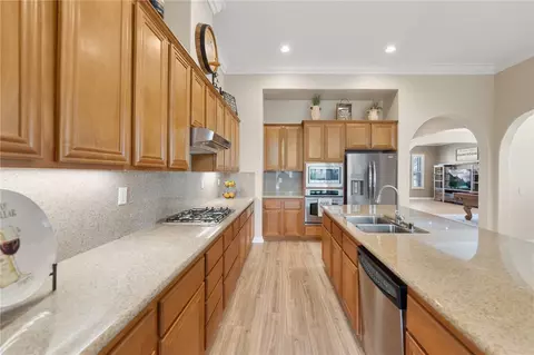 Kitchen - 33725 Pebble Brook Cir, Temecula, CA 92592 photo 2 of 2