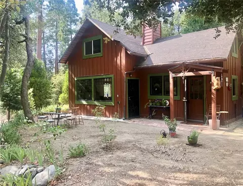 9112 Torrey Pines Rd, Forest Falls, CA 92339