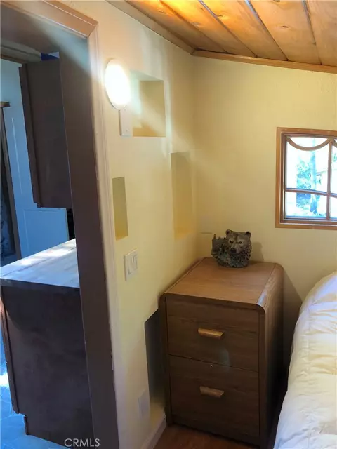 Bedroom - 9112 Torrey Pines Rd, Forest Falls, CA 92339 photo 1 of 3