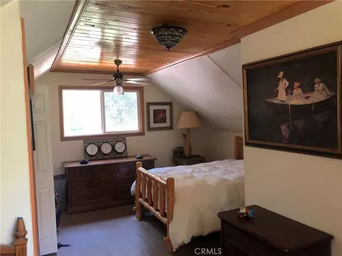 Bedroom - 9112 Torrey Pines Rd, Forest Falls, CA 92339 photo 3 of 3