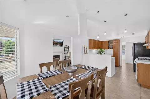 Dining - 20096 Fallen Leaf Dr, Perris, CA 92570 photo 4 of 4