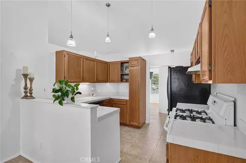 Kitchen - 20096 Fallen Leaf Dr, Perris, CA 92570 photo 2 of 5