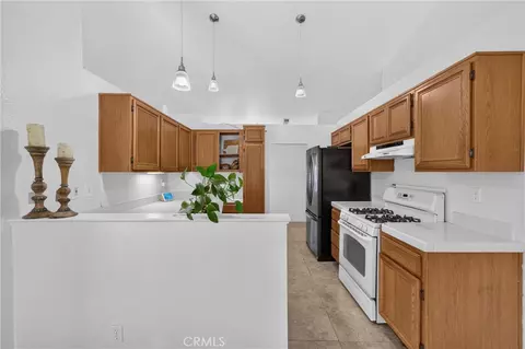 Kitchen - 20096 Fallen Leaf Dr, Perris, CA 92570 photo 1 of 5