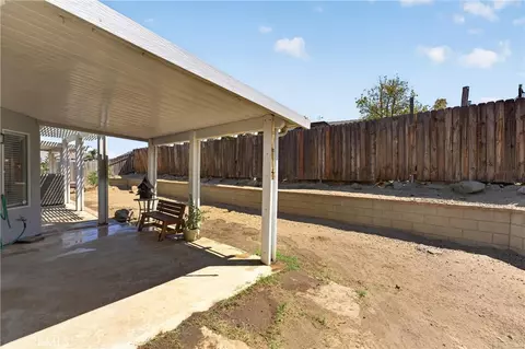Exterior - 20096 Fallen Leaf Dr, Perris, CA 92570 photo 11 of 18