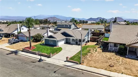 View/Area - 20096 Fallen Leaf Dr, Perris, CA 92570 photo 1 of 7