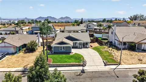 View/Area - 20096 Fallen Leaf Dr, Perris, CA 92570 photo 2 of 7