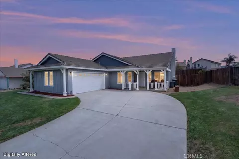 Exterior - 20096 Fallen Leaf Dr, Perris, CA 92570 photo 2 of 18
