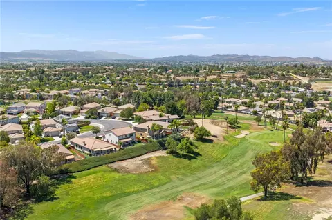 View/Area - 31295 Gleneagles Dr, Temecula, CA 92591 photo 3 of 8