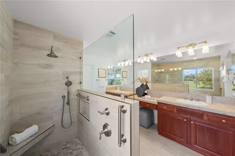 Bath - 31295 Gleneagles Dr, Temecula, CA 92591 photo 4 of 4
