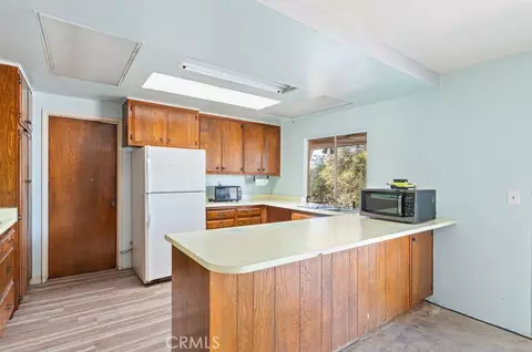 Kitchen - 925 Reed Ter, Escondido, CA 92027 photo 2 of 3