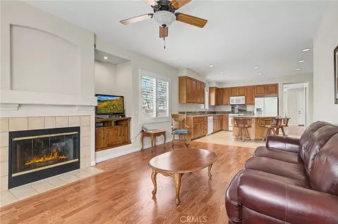 Living - 32587 Via Destello, Temecula, CA 92592 photo 4 of 5