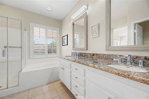 Bath - 32587 Via Destello, Temecula, CA 92592 photo 3 of 4