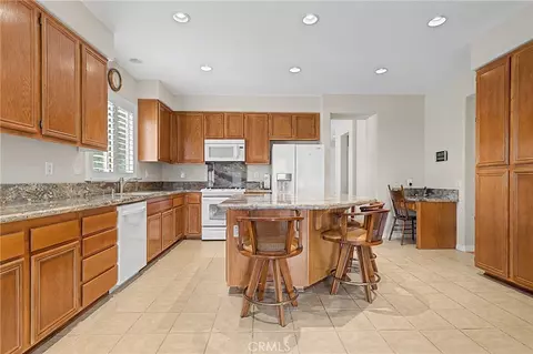 Kitchen - 32587 Via Destello, Temecula, CA 92592 photo 2 of 3