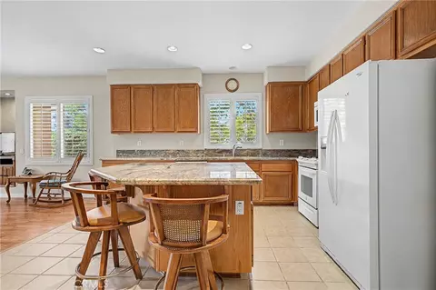 Kitchen - 32587 Via Destello, Temecula, CA 92592 photo 1 of 3
