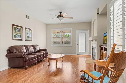 Living - 32587 Via Destello, Temecula, CA 92592 photo 3 of 5