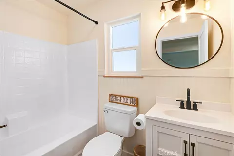 Bath - 45286 Esplendor Ct, Temecula, CA 92592 photo 3 of 3