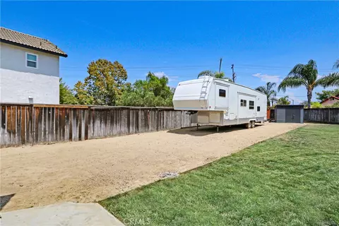 Exterior - 45286 Esplendor Ct, Temecula, CA 92592 photo 6 of 9