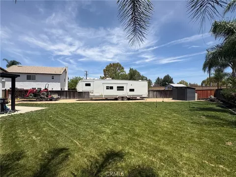 Exterior - 45286 Esplendor Ct, Temecula, CA 92592 photo 8 of 9