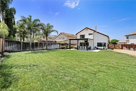 Exterior - 45286 Esplendor Ct, Temecula, CA 92592 photo 4 of 9