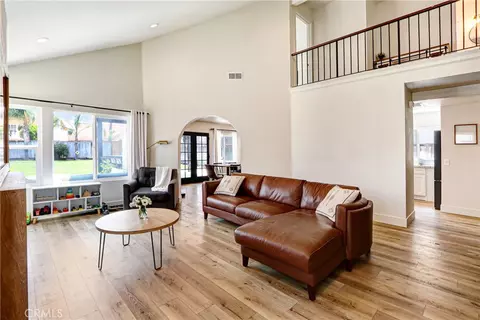 Living - 45286 Esplendor Ct, Temecula, CA 92592 photo 1 of 3