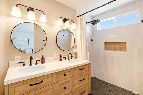 Bath - 45286 Esplendor Ct, Temecula, CA 92592 photo 2 of 3